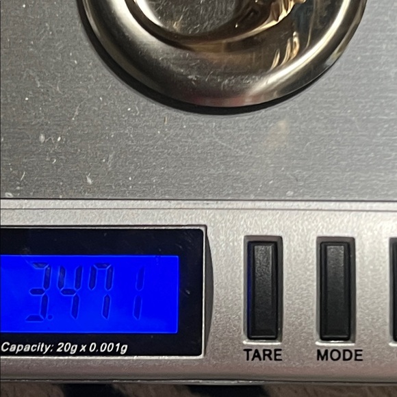 Elegant London Blue Gemstone Ring - Picture 6 of 8